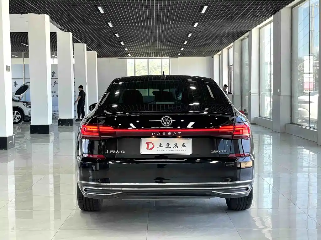 Volkswagen Passat 2023