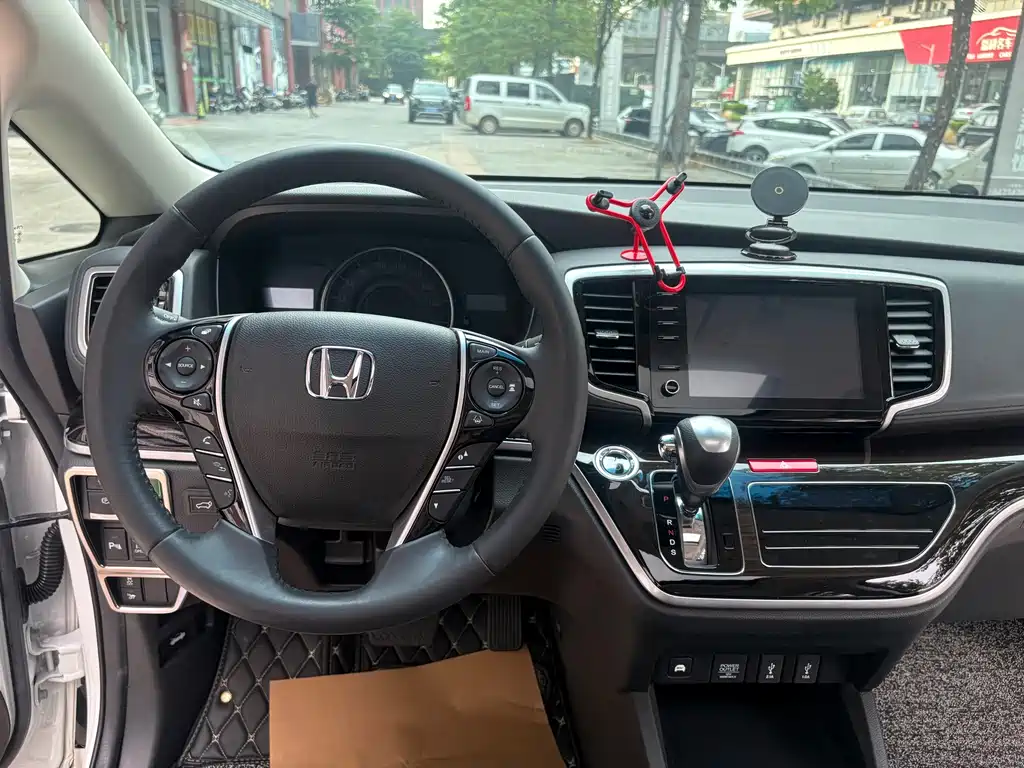 Honda Odyssey 2020 — фото 18