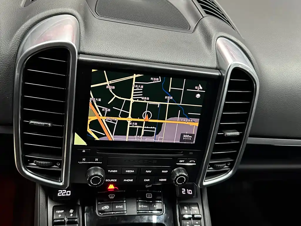 Porsche Cayenne 2016 — фото 13