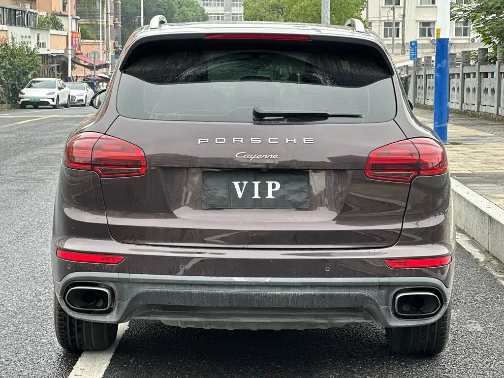 Porsche Cayenne 2017 — фото 11