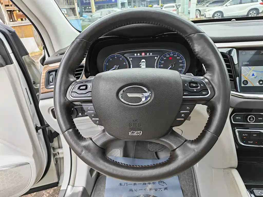 GAC Trumpchi GS8 2017 — фото 10