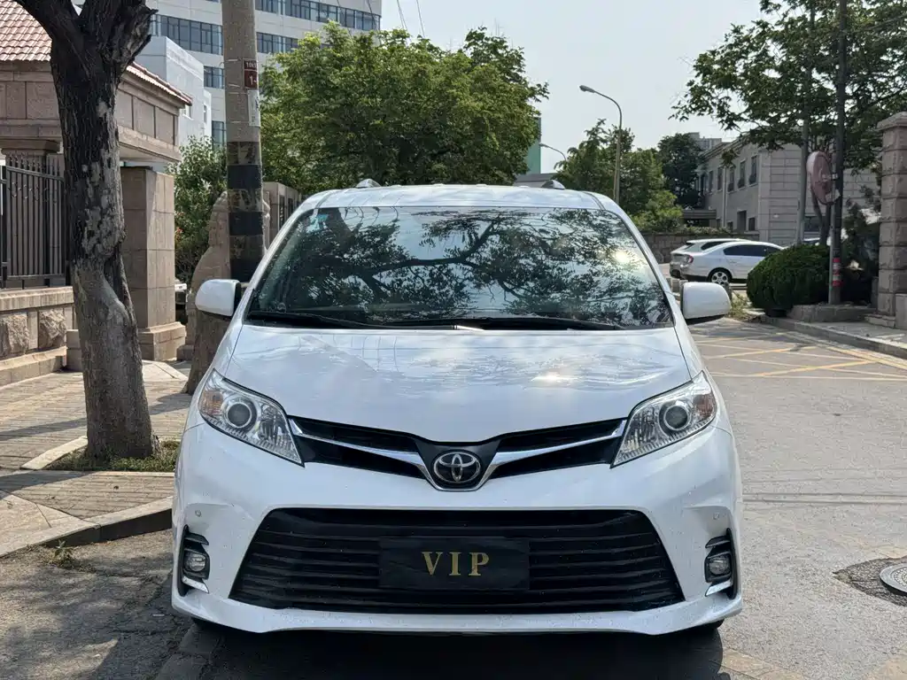 Toyota Sienna 2019