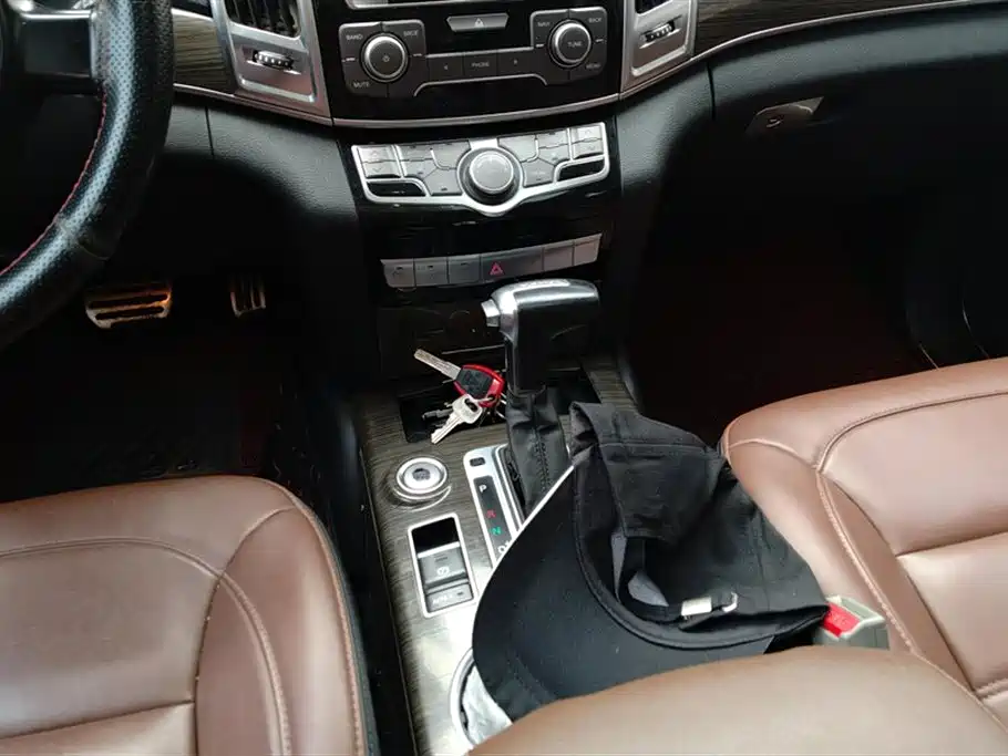 Haval H9 2016 — фото 16
