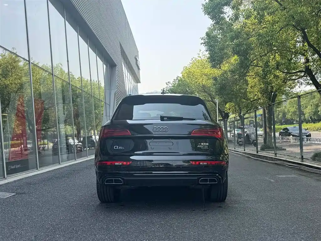 Audi Q5L 2023