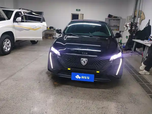 Peugeot 408 2023