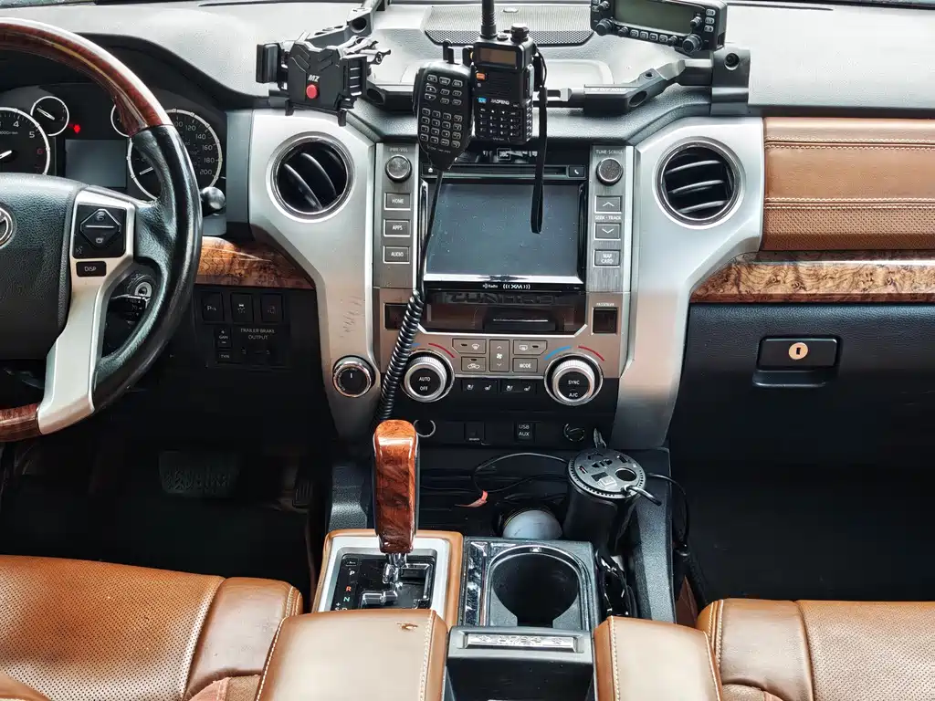 Toyota Tundra 2016 — фото 15