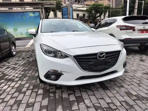 Mazda 3 Axela 2015