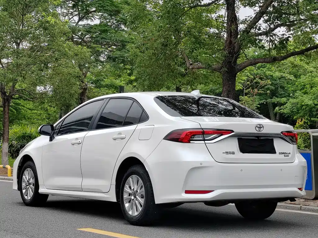 Toyota Corolla 2024 — фото 13