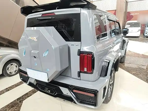 Tank 300 2022