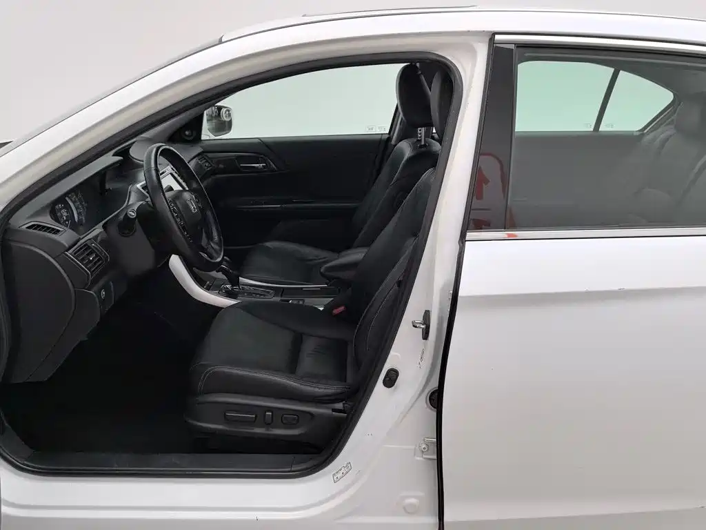 Honda Accord 2014 — фото 10