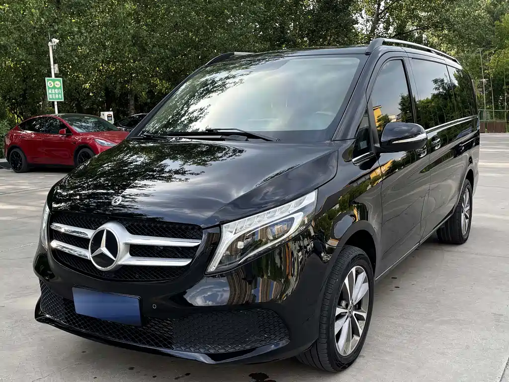 Mercedes-Benz V-Class 2021 — фото 1