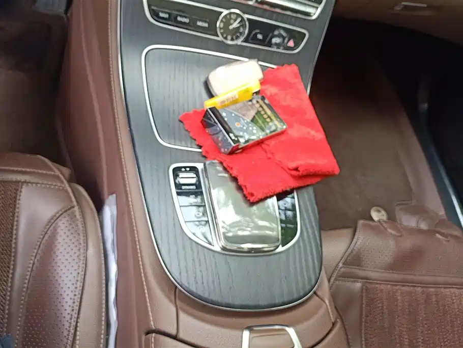 Mercedes-Benz E-Class 2020 — фото 16