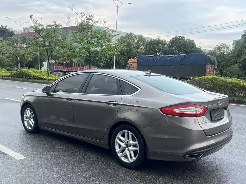 Ford Mondeo 2015 — фото 5