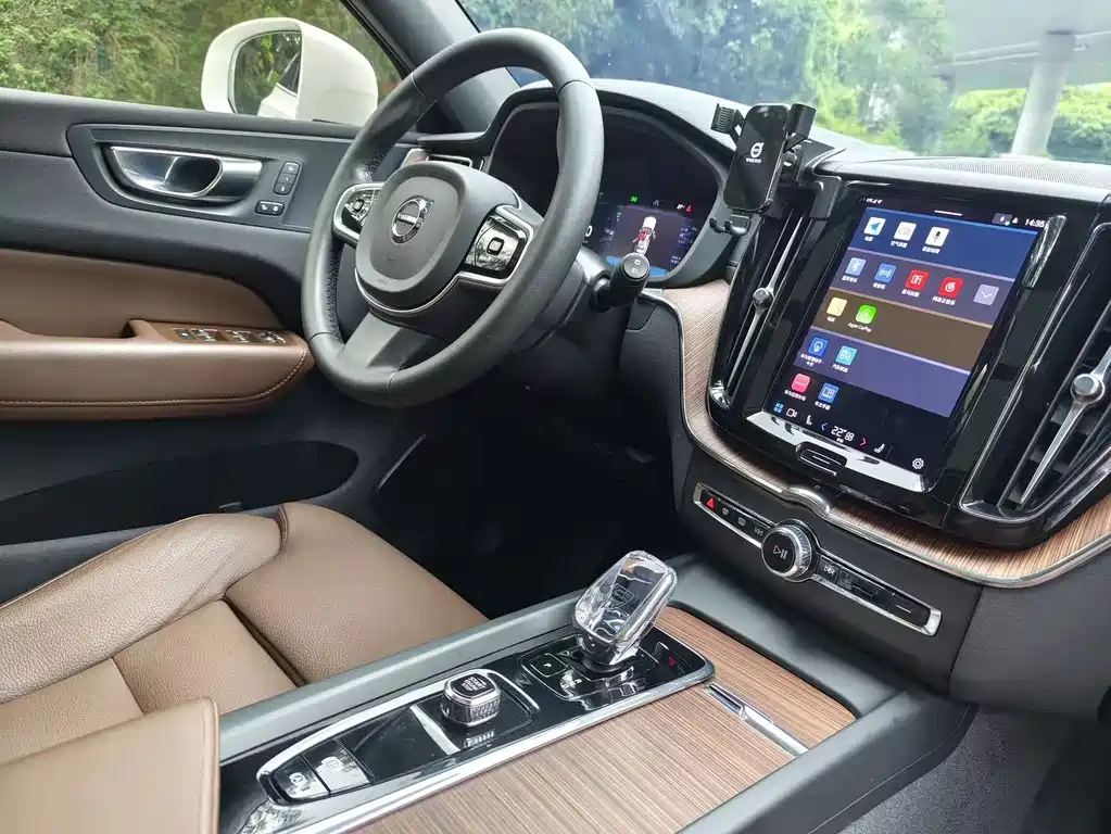 Volvo XC60 PHEV 2024 — фото 14