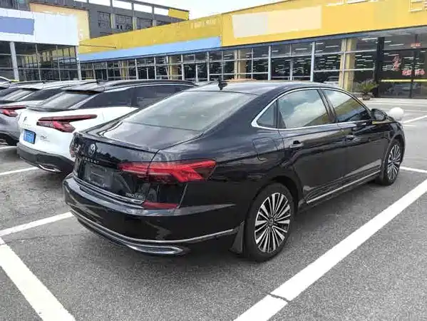 Volkswagen Passat 2021