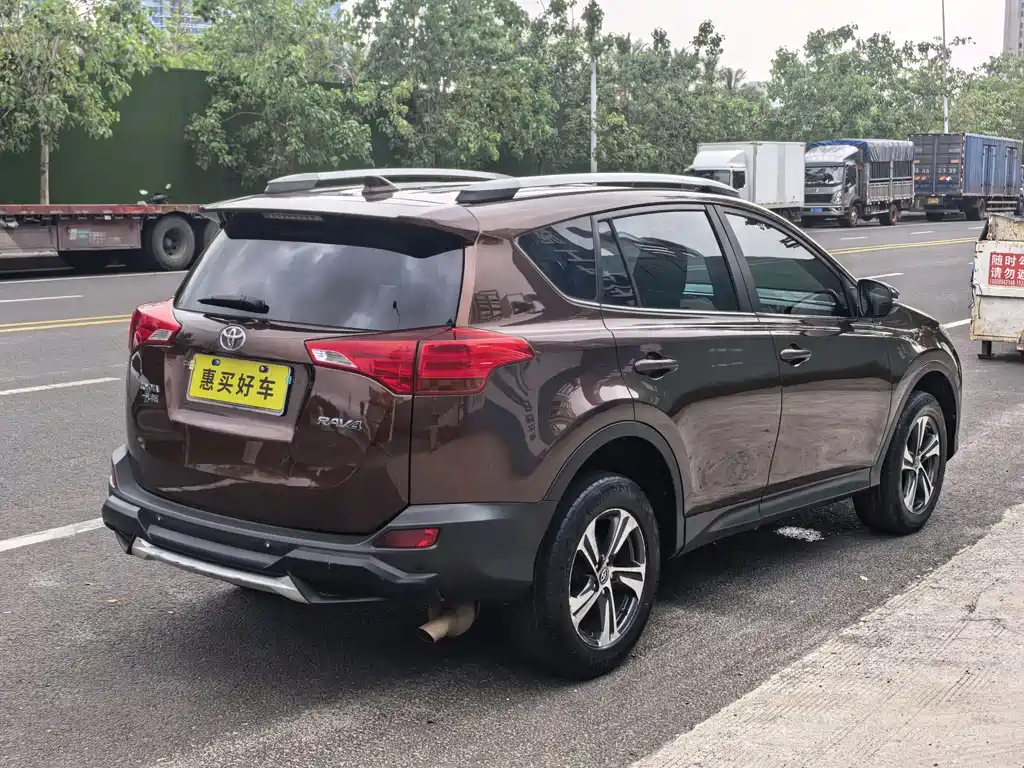 Toyota RAV4 2016 — фото 13