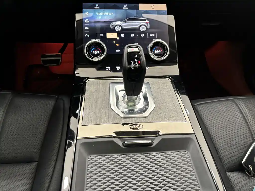 Land Rover Range Rover Evoque 2023 — фото 17
