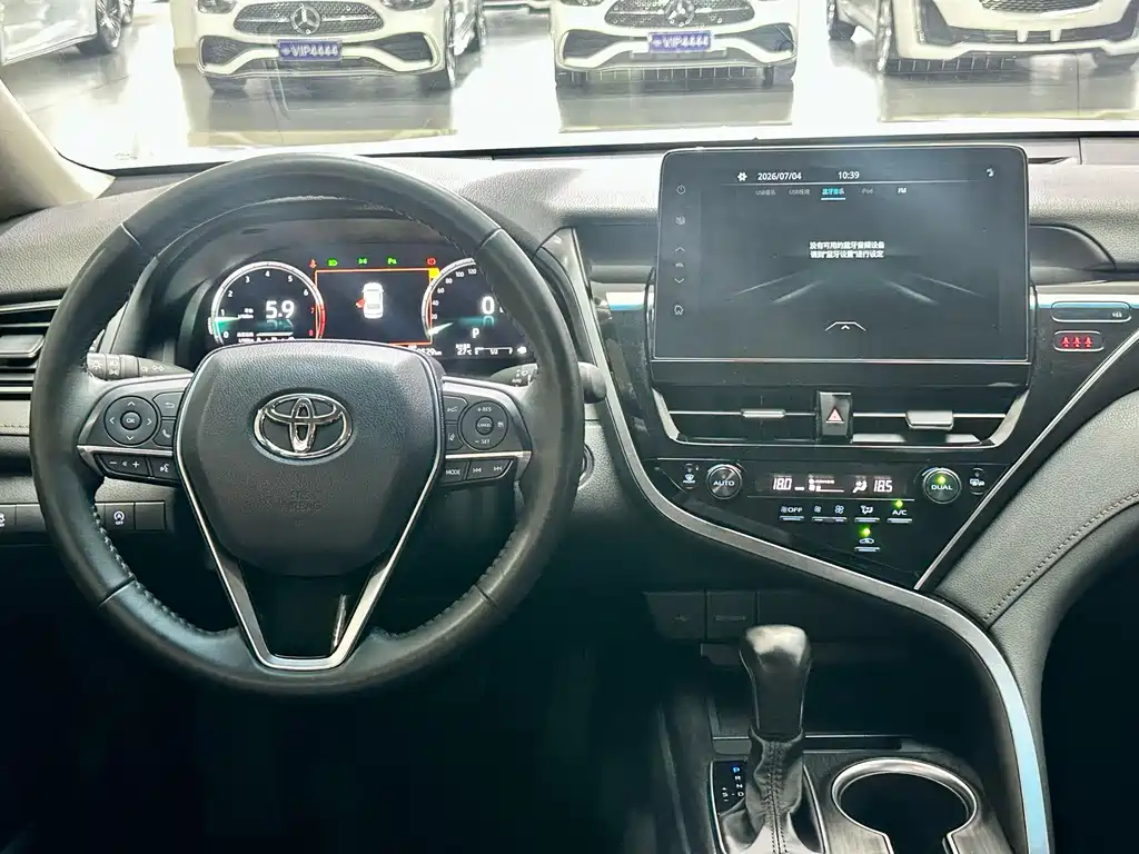 Toyota Camry 2021 — фото 10
