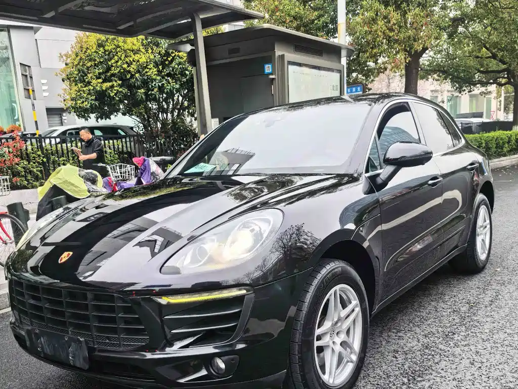 Porsche Macan 2018 — фото 1