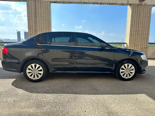 Volkswagen Lavida 2015