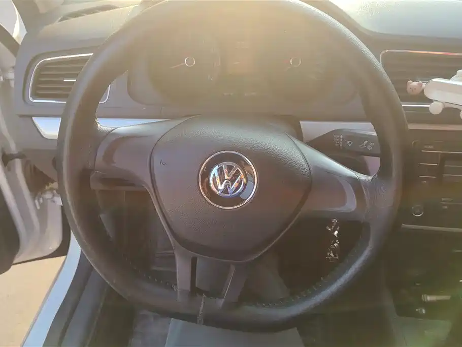 Volkswagen Lavida 2018 — фото 15