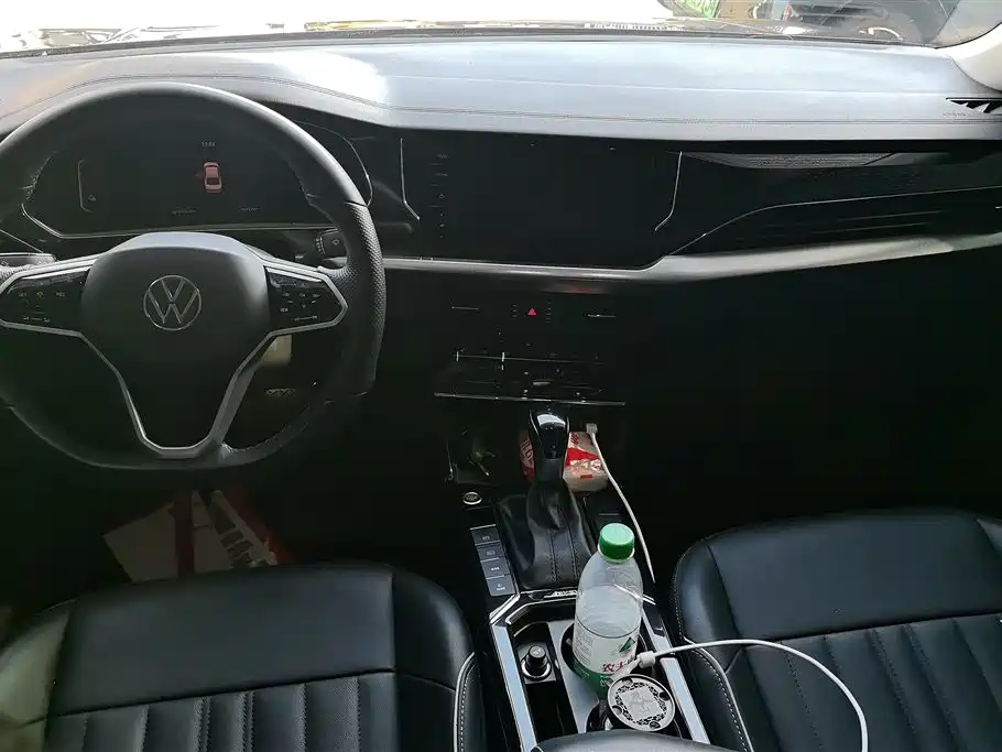 Volkswagen Passat PHEV 2023 — фото 12