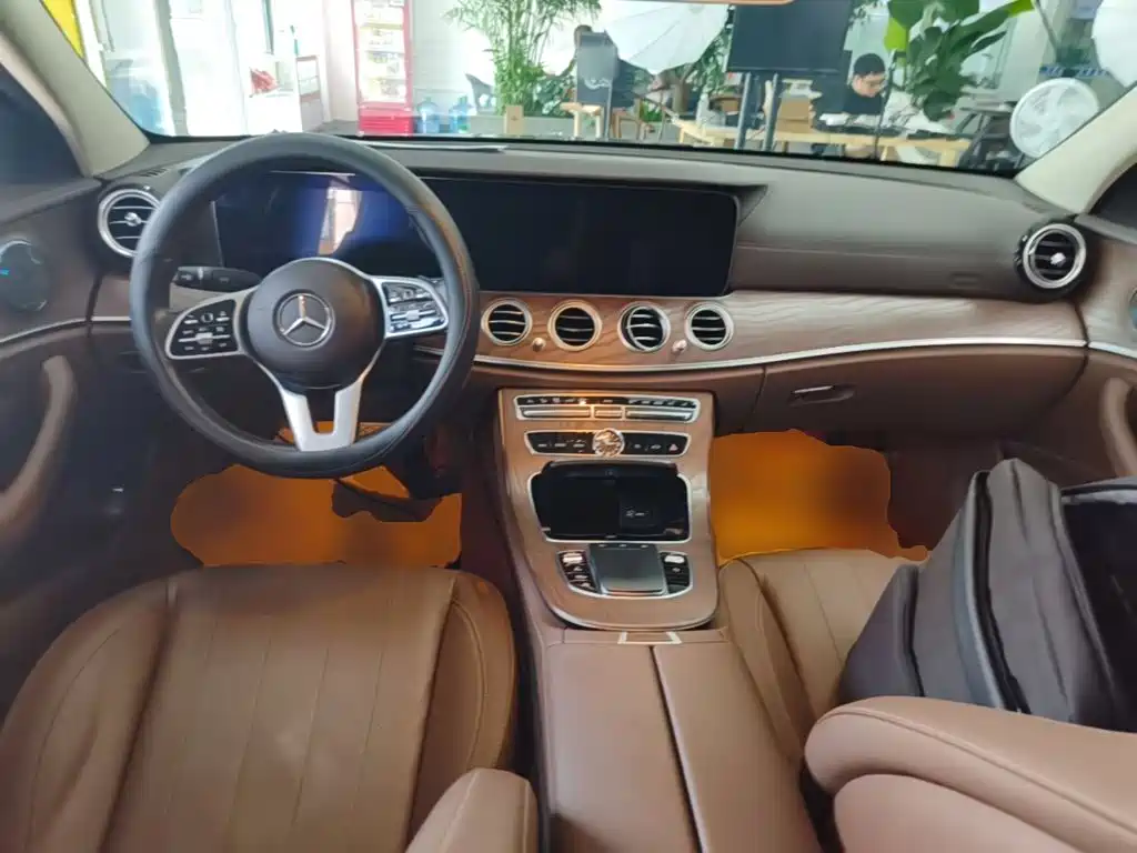 Mercedes-Benz E-Class 2020 — фото 10