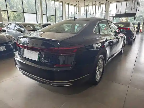 Volkswagen Passat Plug-In Hybrid 2026