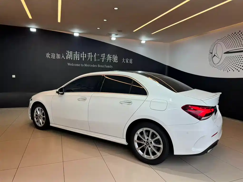 Mercedes-Benz A-Class 2021 — фото 4