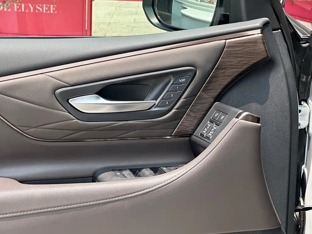 Toyota Vellfire 2024 — фото 28