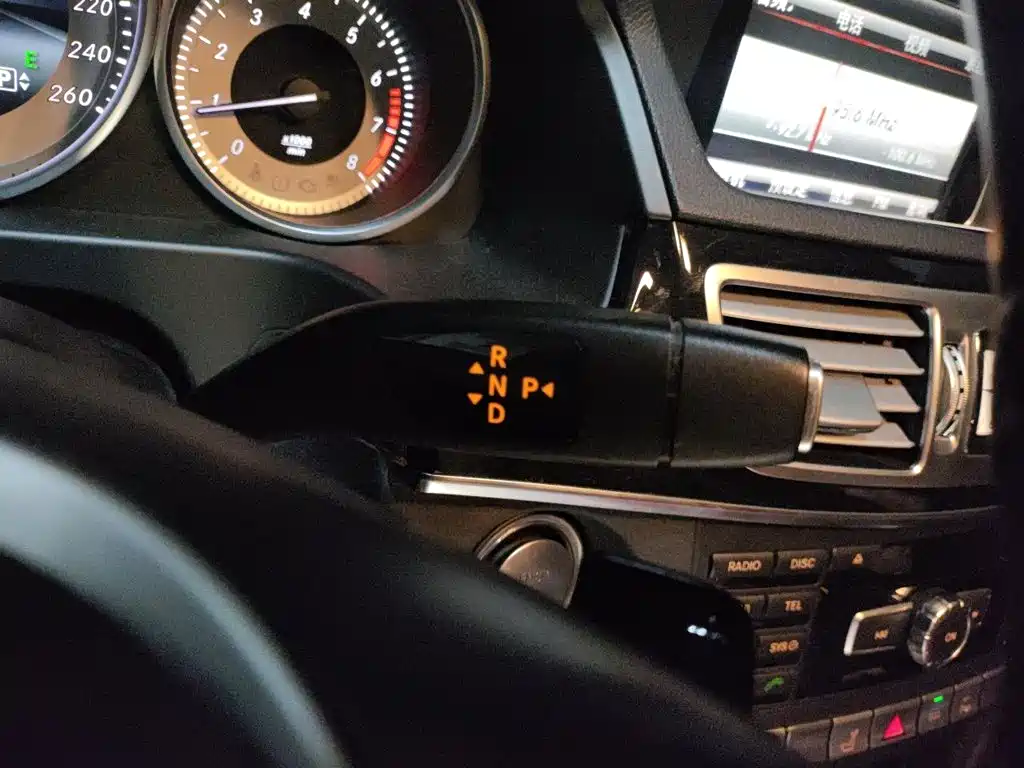 Mercedes-Benz E-Class 2014 — фото 10