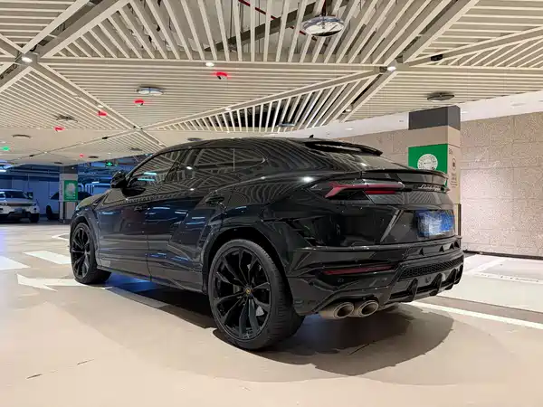 Lamborghini Urus 2024