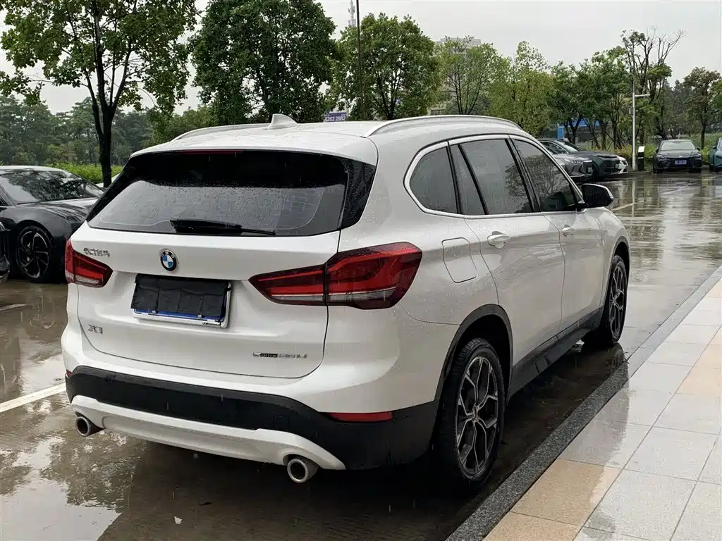 BMW X1 2022 — фото 8