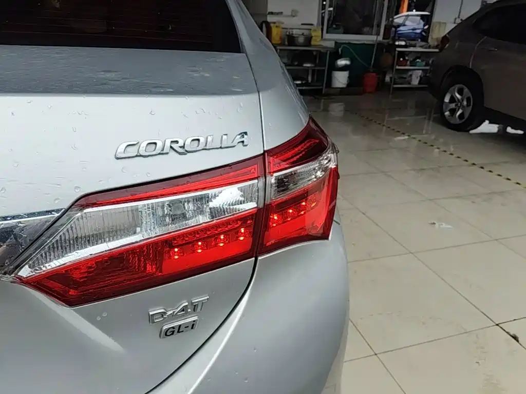 Toyota Corolla 2017 — фото 8