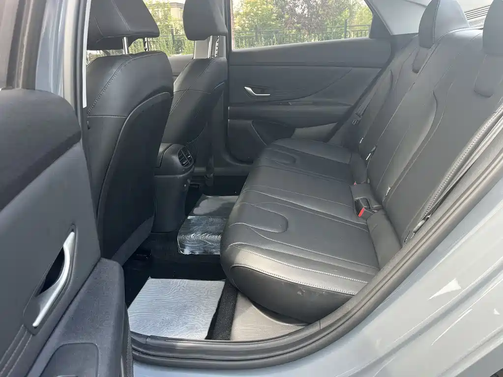 Hyundai Elantra 2022