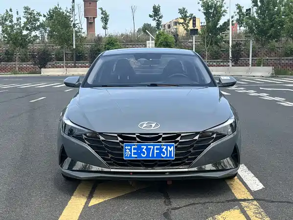 Hyundai Elantra 2022