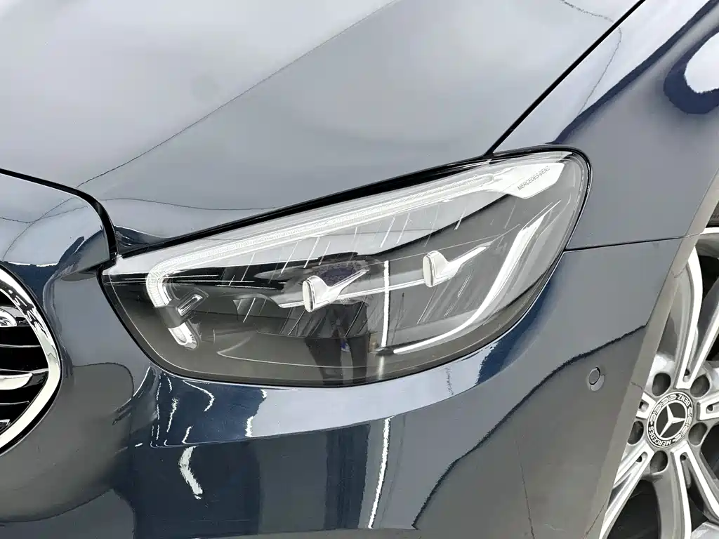 Mercedes-Benz E-Class 2022 — фото 12