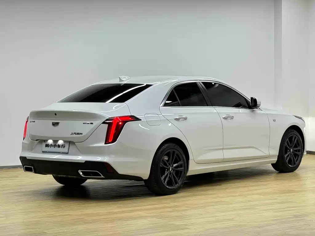 Cadillac CT4 2023 — фото 27