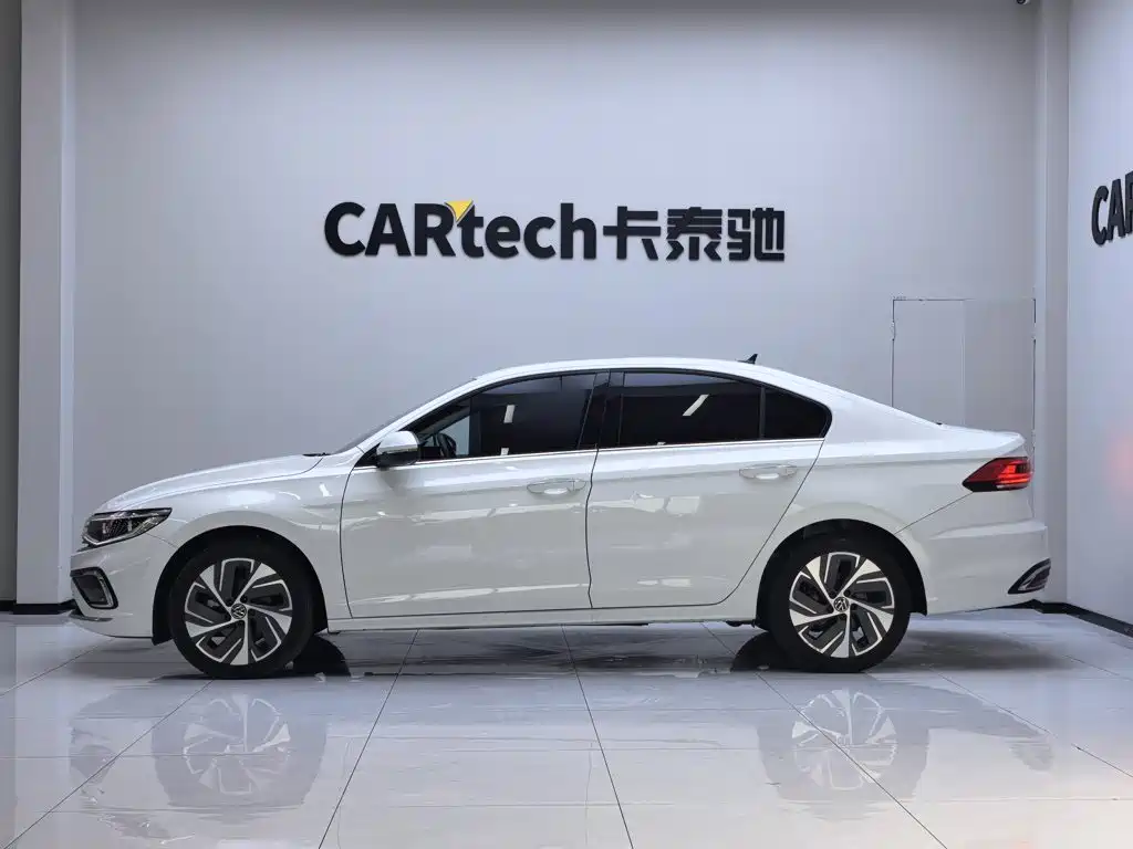 Volkswagen Bora 2023
