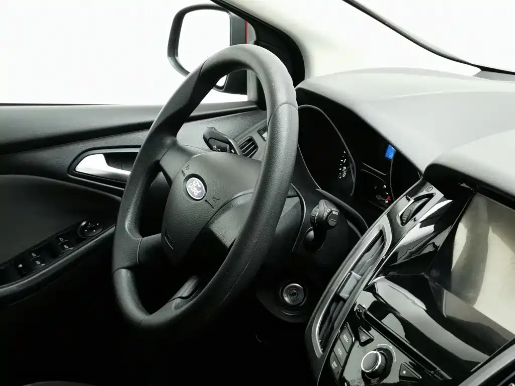 Ford Focus 2014 — фото 22