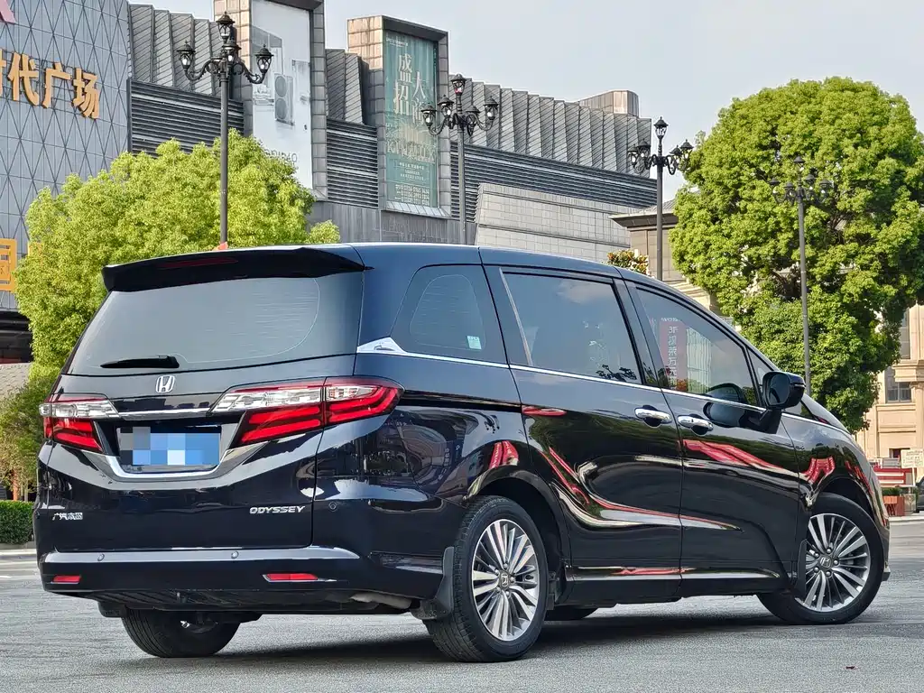 Honda Odyssey 2018 — фото 20