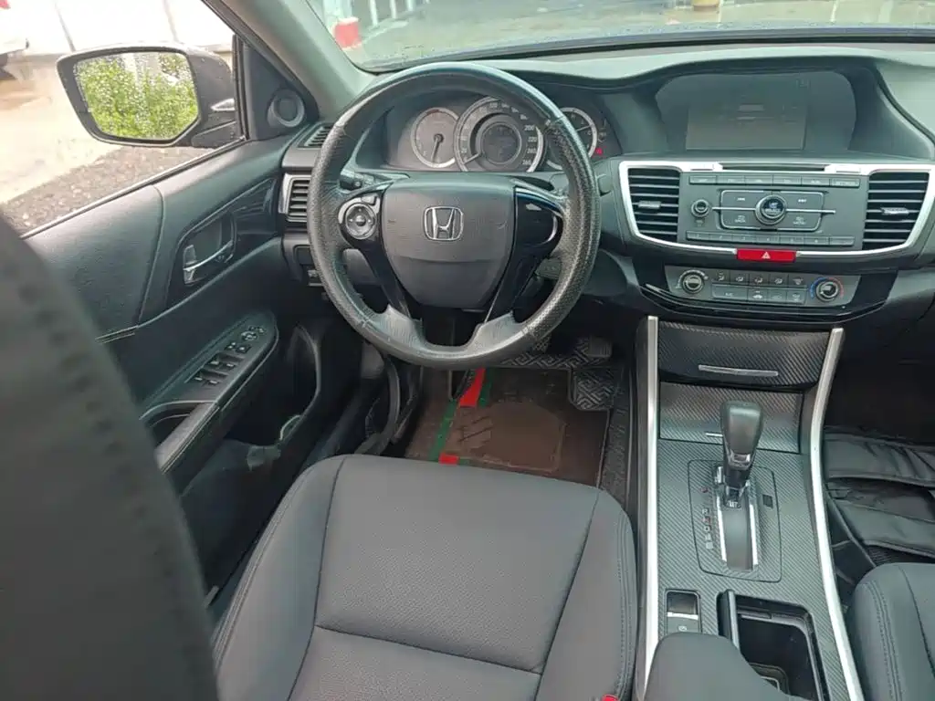 Honda Accord 2016 — фото 11