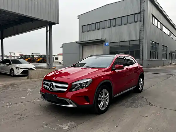 Mercedes-Benz GLA 2015