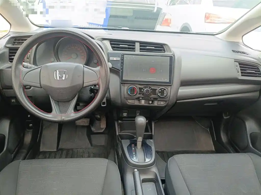 Honda Fit 2018 — фото 6