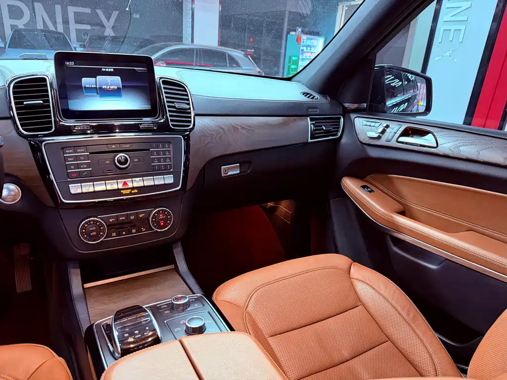Mercedes-Benz GLS 2016 — фото 29
