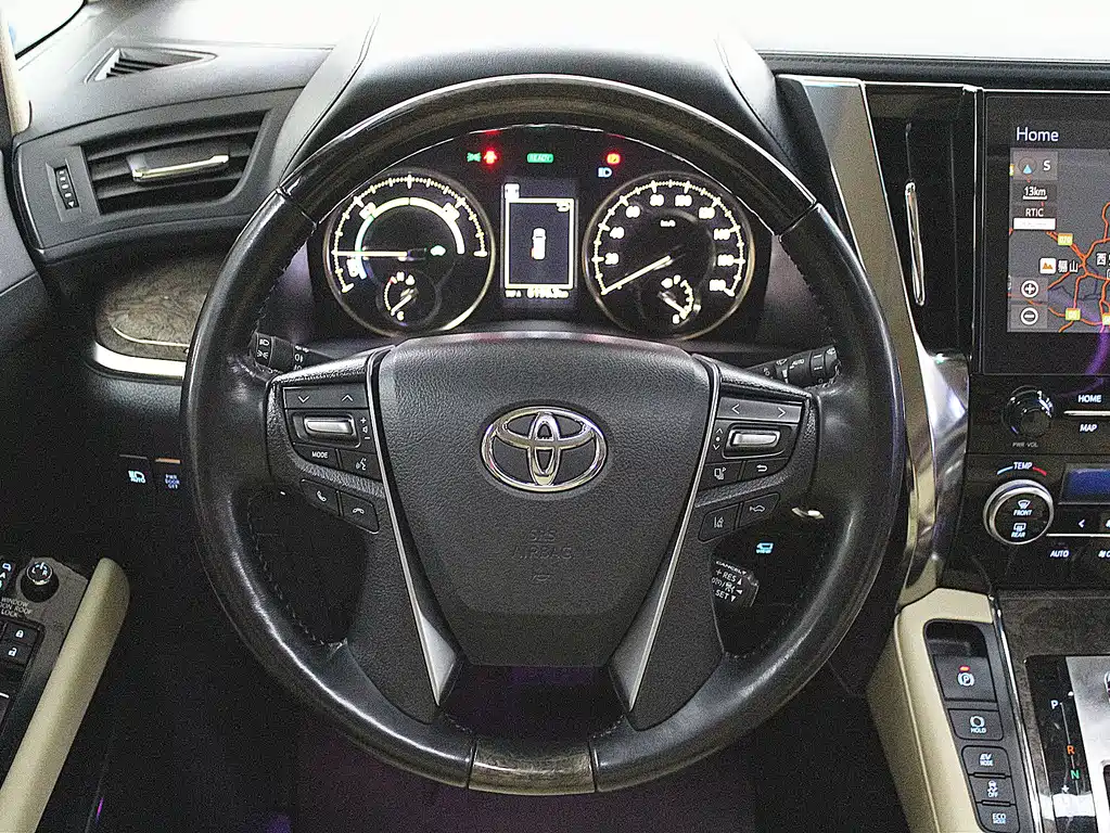 Toyota Alphard 2021 — фото 11