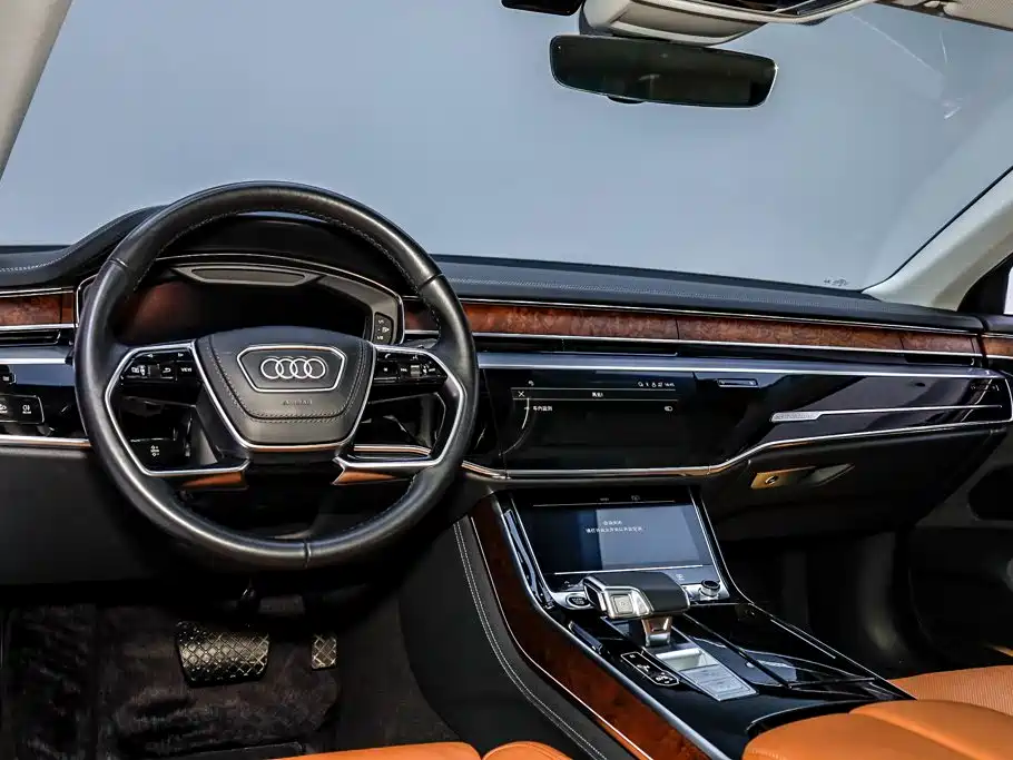 Audi A8 2022 — фото 19