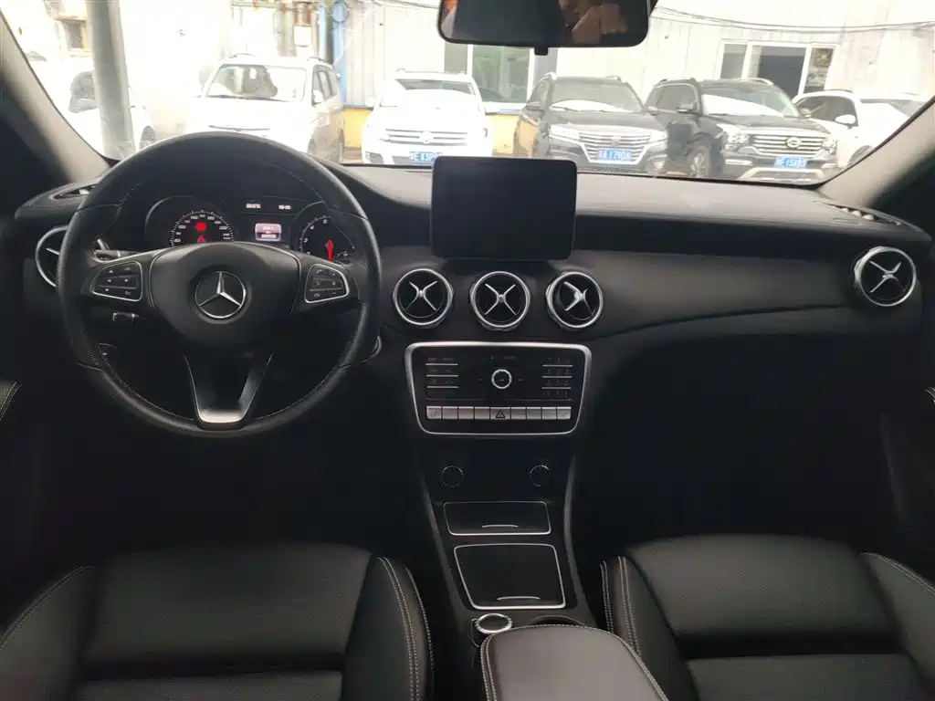 Mercedes-Benz GLA 2017 — фото 13