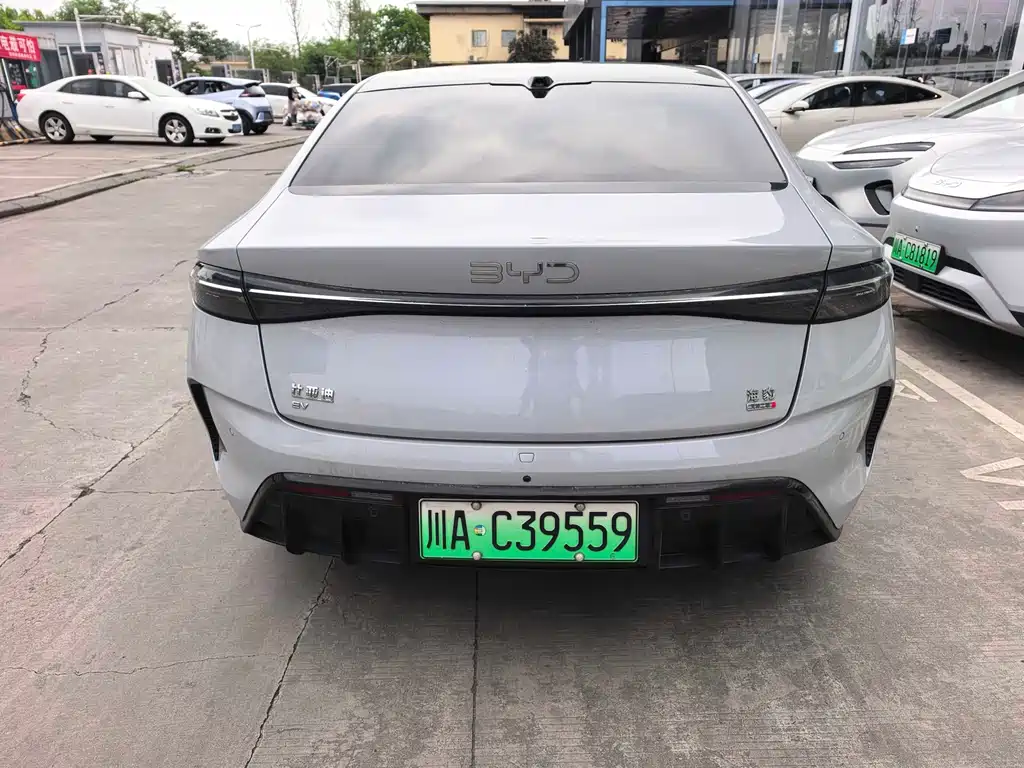 BYD Seal 2025 — фото 9
