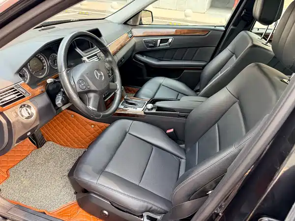 Mercedes-Benz E-Class 2012